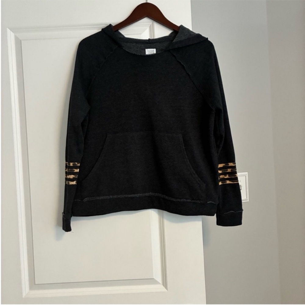 Evereve Peyton Jensen Dark Gray Hoodie with Leopard Detail